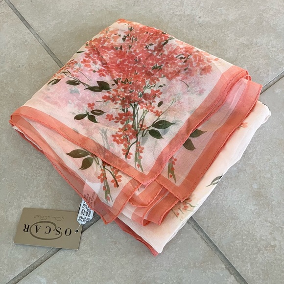 Oscar de la Renta Accessories - Oscar De La Renta 100% Silk Scarf